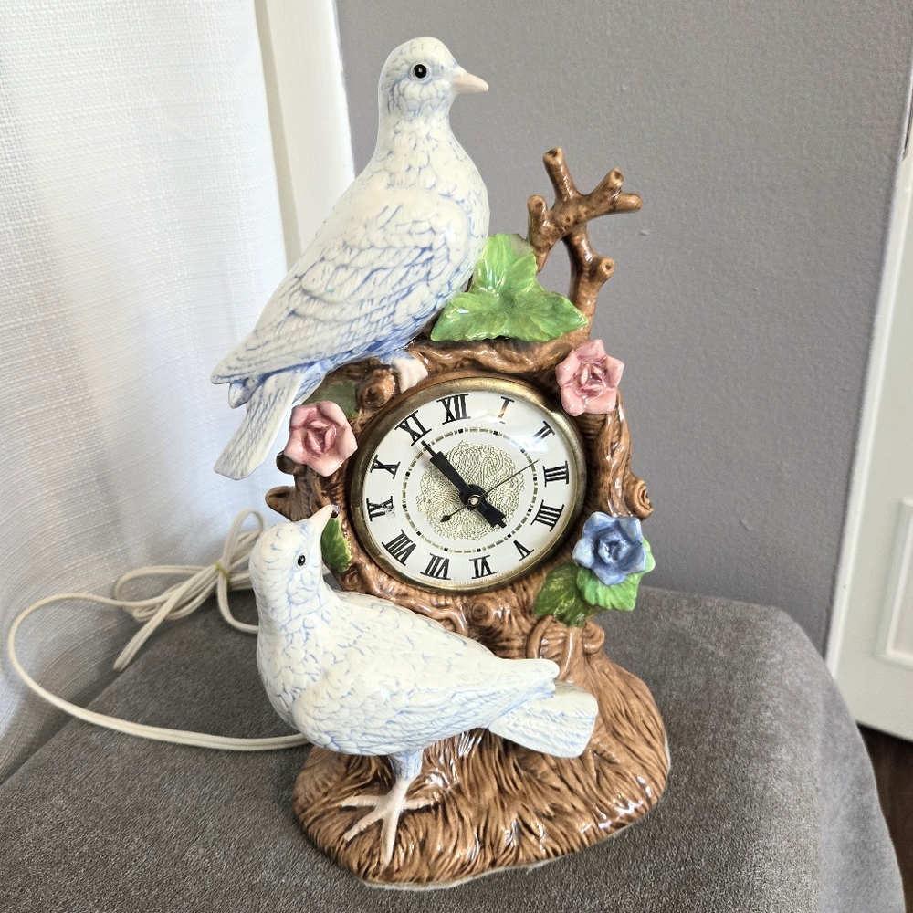 Vtg Eleco Bird Figurine Clock Electric Porcelain Tabletop Floral Tree Trunk